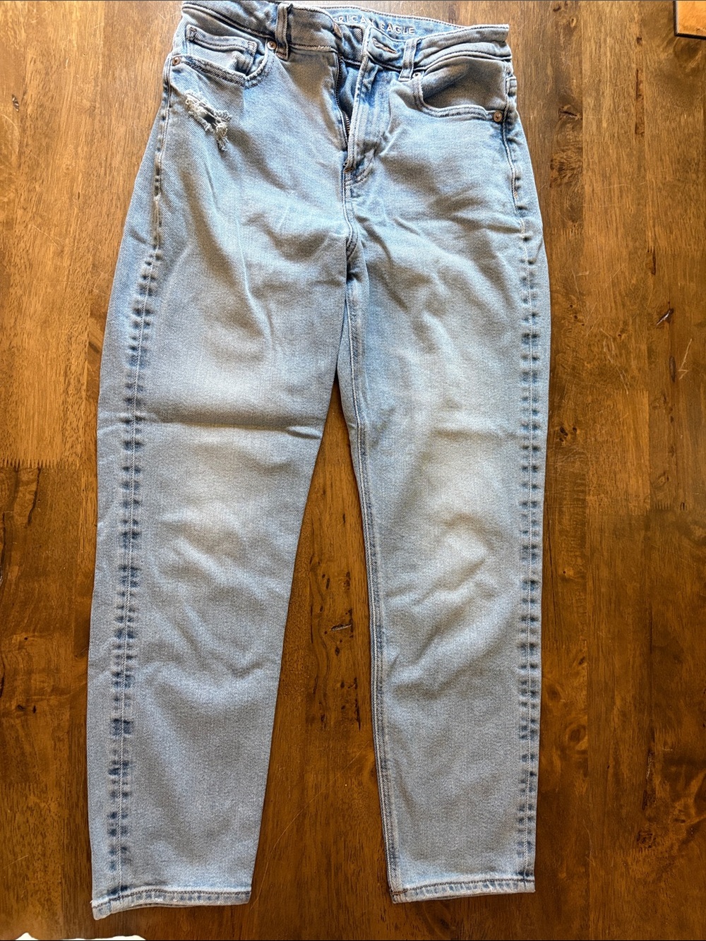American Eagle Light Wash distressed High-Rise Jeans